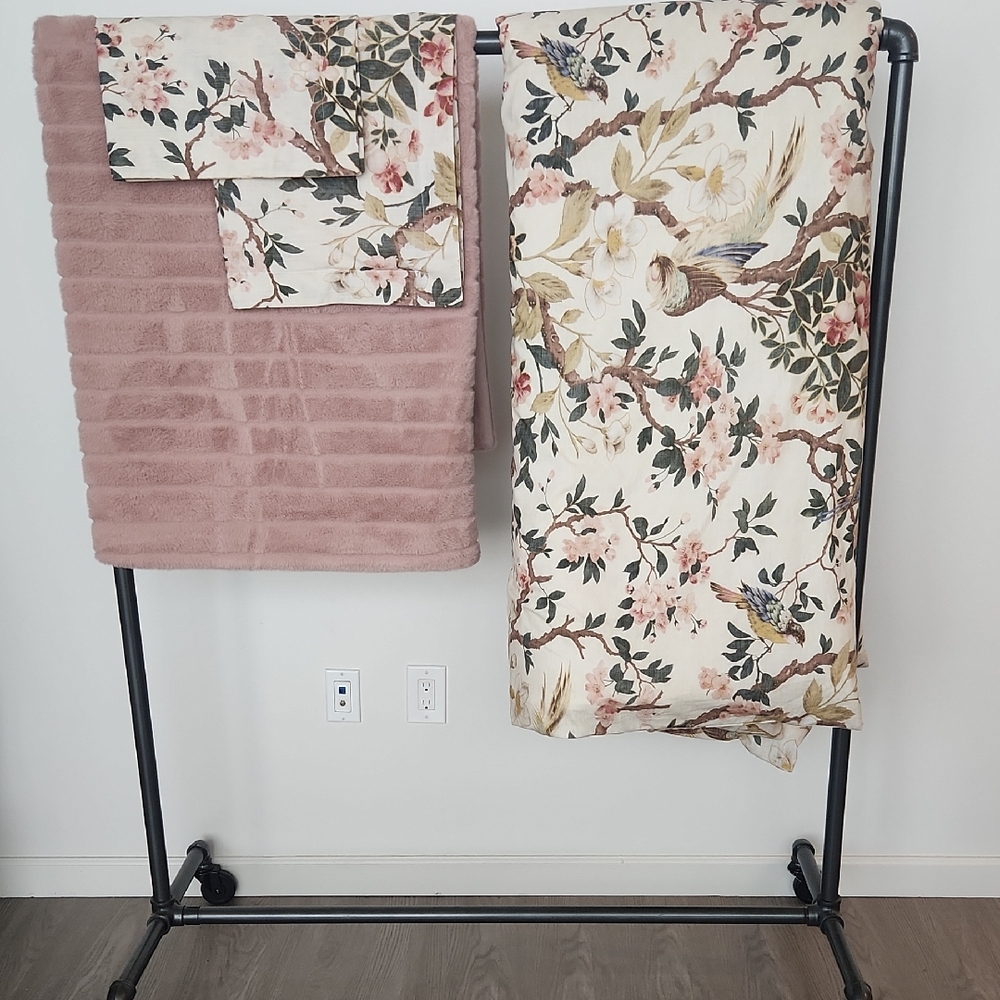 Dreamy Floral/Bluebird Pattern Duvet Set w/Matching Throw